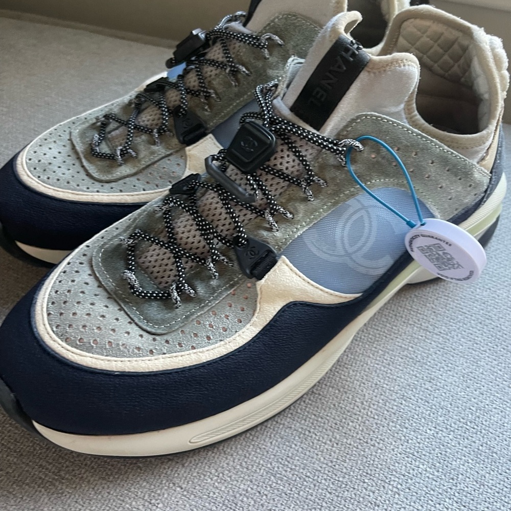 Closet Sale!! CHANEL Navy /Cream Low top Trainer Sneakers 10 41